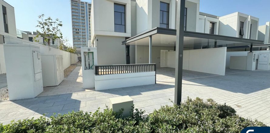 Villetta a schiera a Al Furjan, Dubai, EAU 4 camere da letto, 336 mq. № 668428