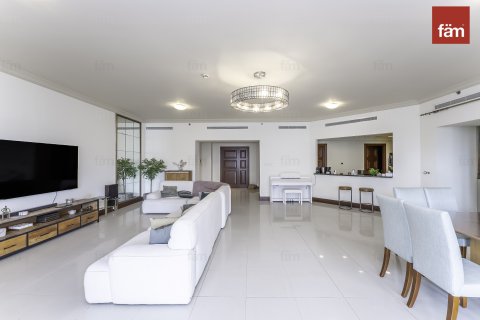 Apartamento para arrendamento em Palm Jumeirah, Dubai, EAU 3 quartos, 309.1 m2 № 634896 - foto 1