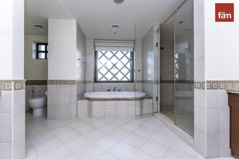 Apartment in Palm Jumeirah, Dubai, UAE 3 bedrooms, 309.1 sq.m. № 634896 - photo 15