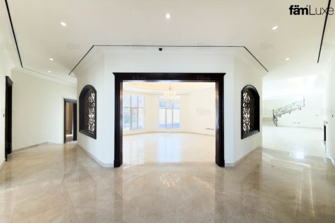 Villa in Al Barsha, Dubai, UAE 5 bedrooms, 1114.8 sq.m. № 715621 - photo 12