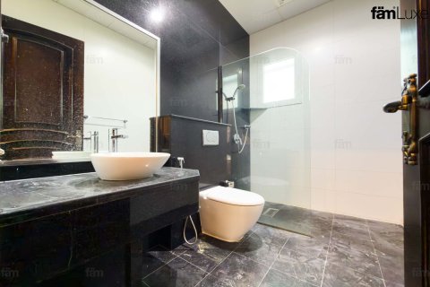 Villa in Al Barsha, Dubai, UAE 5 bedrooms, 1114.8 sq.m. № 715621 - photo 10
