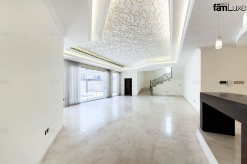 Villa in Al Barsha, Dubai, UAE 5 bedrooms, 1114.8 sq.m. № 715621 - photo 14