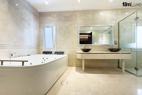 Villa in Al Barsha, Dubai, UAE 5 bedrooms, 1114.8 sq.m. № 715621 - photo 5