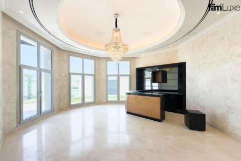 Villa in Al Barsha, Dubai, UAE 5 bedrooms, 1114.8 sq.m. № 715621 - photo 2