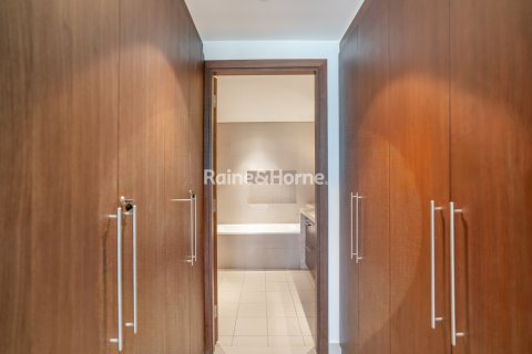 Apartemen di Downtown Dubai (Downtown Burj Dubai), UEA 2 kamar tidur, 186.3 m2 nomor 707615 - foto 9