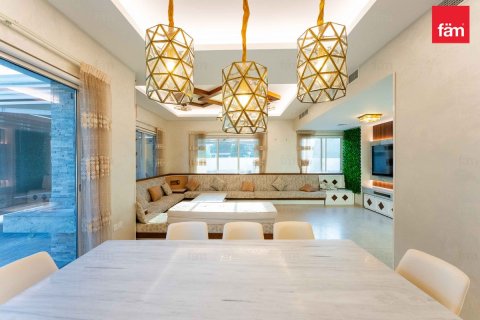 Villa zur Miete in Dubai, VAE 5 Schlafzimmer, 632.5 m2 Nr. 662429 - Foto 2