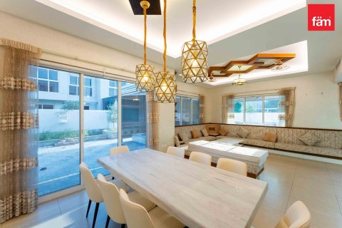 Villa zur Miete in Dubai, VAE 5 Schlafzimmer, 632.5 m2 Nr. 662429 - Foto 10