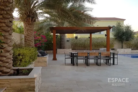 Villa in affitto a Dubai, EAU 3 camere da letto, 328 mq. № 652582 - foto 9