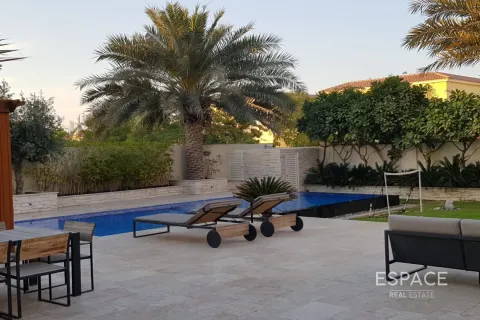 Villa in affitto a Dubai, EAU 3 camere da letto, 328 mq. № 652582 - foto 1