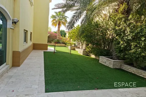 Villa in affitto a Dubai, EAU 3 camere da letto, 328 mq. № 652582 - foto 4