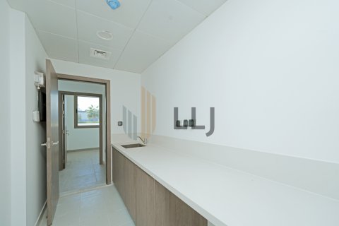 Üürile anda villa on the Yas Island, Abu Dhabi, AÜE: 4 magamistoaga, 450 m² Nr 670004 - pilt 7