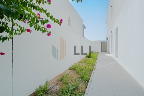 Üürile anda villa on the Yas Island, Abu Dhabi, AÜE: 4 magamistoaga, 450 m² Nr 670004 - pilt 38