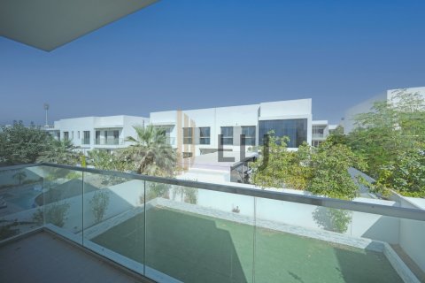 Üürile anda villa on the Yas Island, Abu Dhabi, AÜE: 4 magamistoaga, 450 m² Nr 670004 - pilt 4