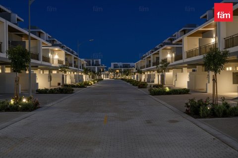 Таунхаус Дубай, БАӘ-да 4 жатын бөлмелер, 170.2 м² № 712734 - фото 24