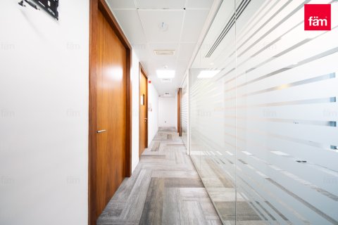 Zyrë në Dubai, Emiratet e Bashkuara Arabe 846.3 m2. № 696813