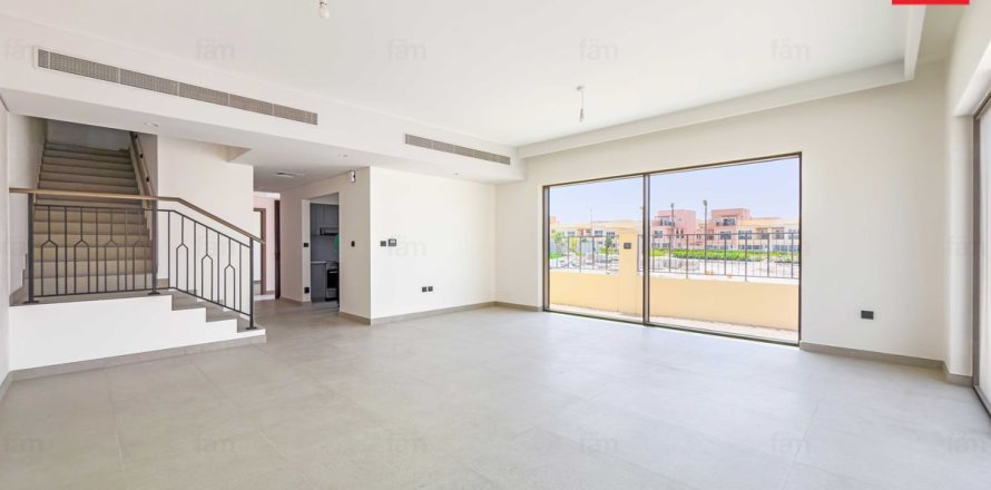 Townhouse i Dubai, UAE 5 soveværelser, 237.6 kvm № 766613