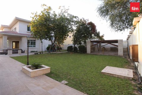 Al Barsha, Dubai, UAE의 임대용 빌라 침실 6개, 1393.5제곱미터 번호 766615 - 사진 2