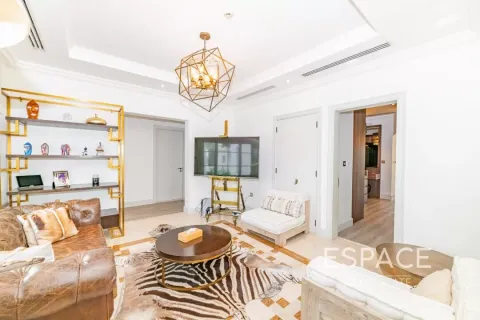 Villa en venta en Jumeirah Golf Estates, Dubai, EAU 5 dormitorios, 523 m2 № 649646 - foto 8