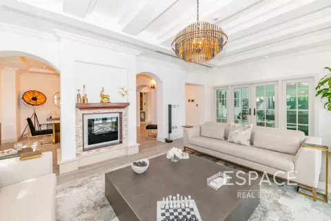 Villa en venta en Jumeirah Golf Estates, Dubai, EAU 5 dormitorios, 523 m2 № 649646 - foto 6