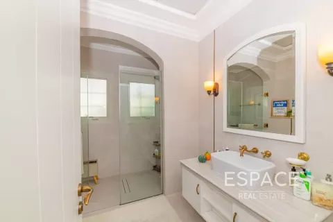 Villa en venta en Jumeirah Golf Estates, Dubai, EAU 5 dormitorios, 523 m2 № 649646 - foto 16