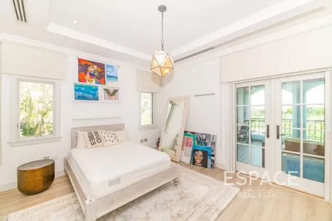 Villa en venta en Jumeirah Golf Estates, Dubai, EAU 5 dormitorios, 523 m2 № 649646 - foto 12