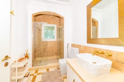 Villa en venta en Jumeirah Golf Estates, Dubai, EAU 5 dormitorios, 523 m2 № 649646 - foto 3