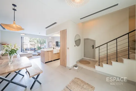 Casa urbana para venda em Jumeirah Village Circle, Dubai, EAU 2 quartos, 152 m2 № 649668 - foto 4