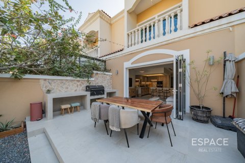 Shtëpi në qytet në Jumeirah Village Circle, Dubai, Emiratet e Bashkuara Arabe 2 dhoma gjumi, 152 m2. № 649668 - Foto 18