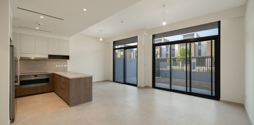 Radový dom v Mudon, Dubai, SAE 3 spálne, 168 m2 č. 677523