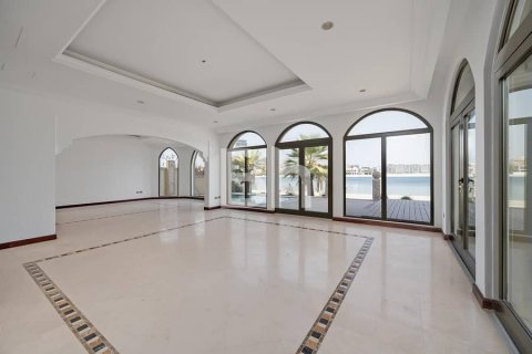 Villa en alquiler en Palm Jumeirah, Dubai, EAU 4 dormitorios, 623 m2 № 643190 - foto 3