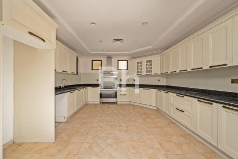 Villa en alquiler en Palm Jumeirah, Dubai, EAU 4 dormitorios, 623 m2 № 643190 - foto 10