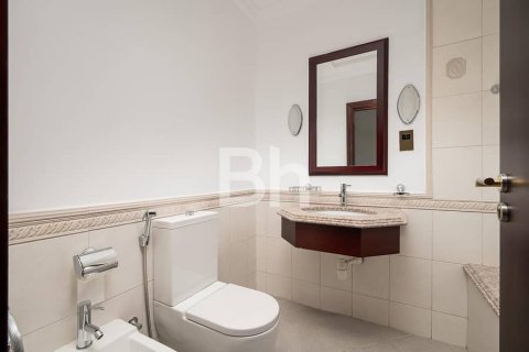 Villa en alquiler en Palm Jumeirah, Dubai, EAU 4 dormitorios, 623 m2 № 643190 - foto 18