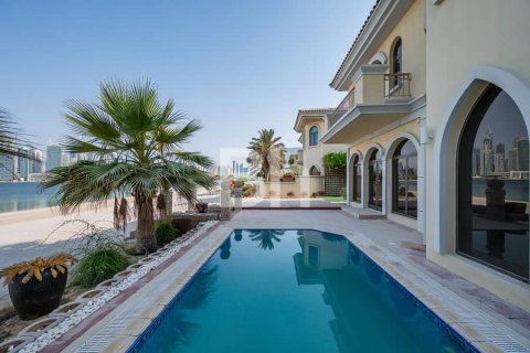 Villa en alquiler en Palm Jumeirah, Dubai, EAU 4 dormitorios, 623 m2 № 643190 - foto 1