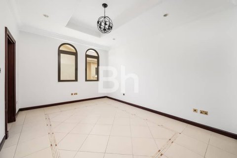 Villa en alquiler en Palm Jumeirah, Dubai, EAU 4 dormitorios, 623 m2 № 643190 - foto 17