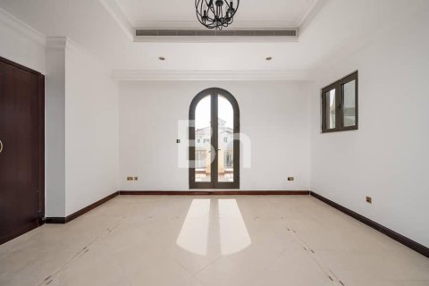 Villa en alquiler en Palm Jumeirah, Dubai, EAU 4 dormitorios, 623 m2 № 643190 - foto 6