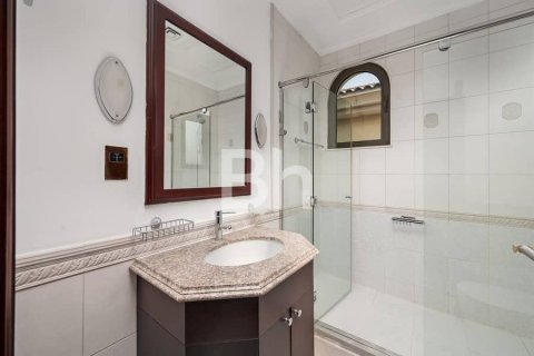 Villa en alquiler en Palm Jumeirah, Dubai, EAU 4 dormitorios, 623 m2 № 643190 - foto 14