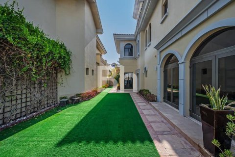 Villa en alquiler en Palm Jumeirah, Dubai, EAU 4 dormitorios, 623 m2 № 643190 - foto 5