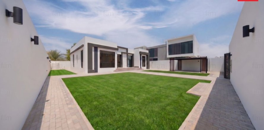 Villa in Al Barsha, Dubai, UAE 4 bedrooms, 929 sq.m. № 758498