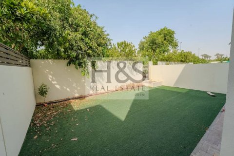Villa in Reem, Dubai, UAE 3 bedrooms, 238 sq.m. № 642151 - photo 17