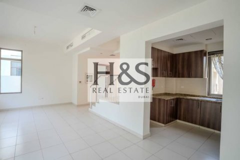 Villa para arrendamento em Reem, Dubai, EAU 3 quartos, 238 m2 № 642150 - foto 10