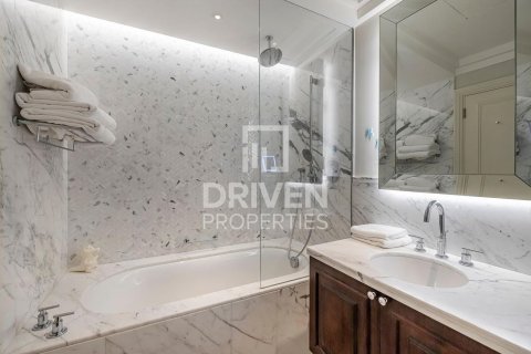 Зняти в оренду квартиру в Даунтаун Дубай (Даунтаун Бурдж Дубай), ОАЕ 2 спальні, 135м2, № 655009 - фото 12