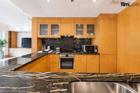 Apartment in DIFC, Dubai, UAE 4 bedrooms, 255.9 sq.m. № 712790 - photo 7