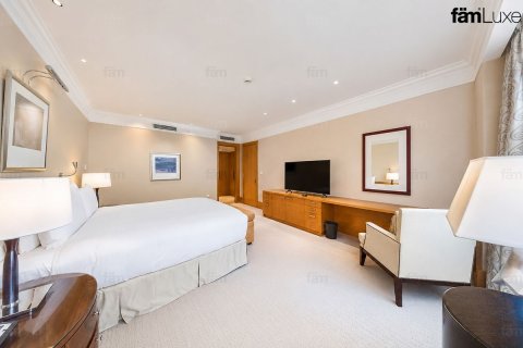 Apartment in DIFC, Dubai, UAE 4 bedrooms, 255.9 sq.m. № 712790 - photo 13