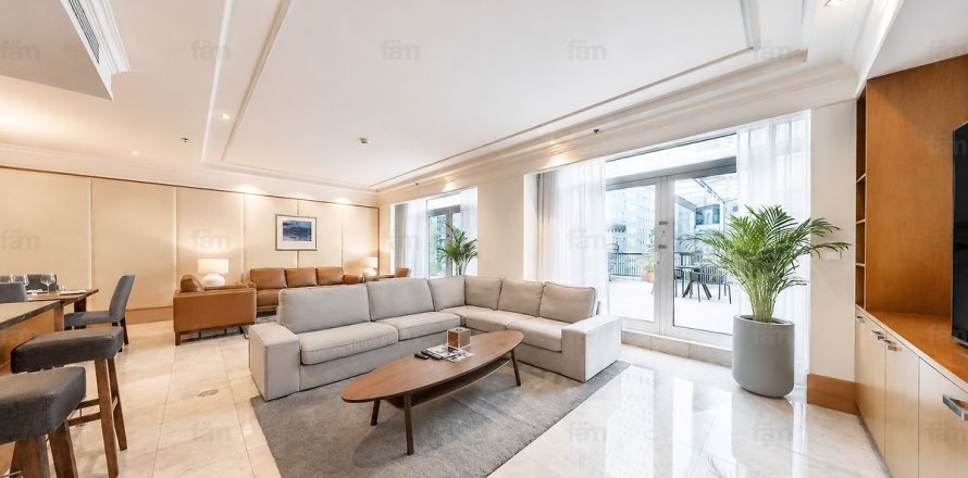 Apartment in DIFC, Dubai, UAE 4 bedrooms, 255.9 sq.m. № 712790