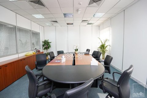 Bureau à Mussafah, Abu Dhabi, EAU: 479.75 m2 № 748198