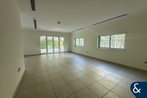 Villa uthyres i Jumeirah Park, Dubai, UAE 3 sovrum, 549 kvm Nr. 668547 - fotografi 2