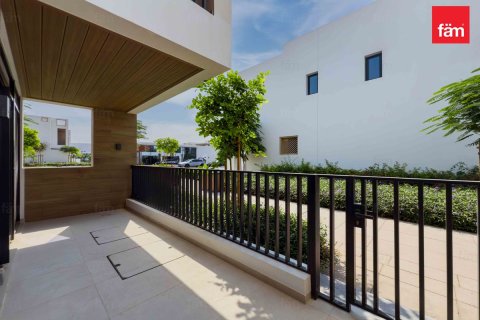 Shtëpi në qytet në Dubai, Emiratet e Bashkuara Arabe 3 dhoma gjumi, 117.9 m2. № 655796 - Foto 5