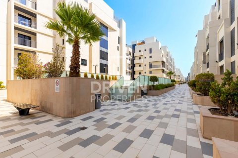 Apartmen di Mirdif, Dubai, UAE 3 bilik tidur, 182.09 meter persegi № 762102 - foto 15