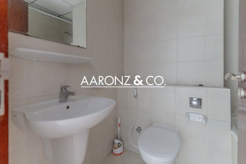 Apartman u Jumeirah Lake Towers, Dubai, UAE 3 spavaćih soba, 144 m2 Br. 670533 - fotografija 15