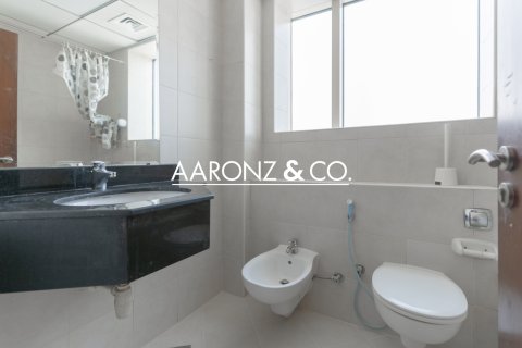 Apartman u Jumeirah Lake Towers, Dubai, UAE 3 spavaćih soba, 144 m2 Br. 670533 - fotografija 17